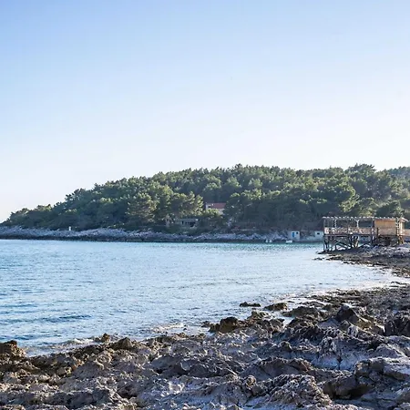 For 3 People Lumbarda