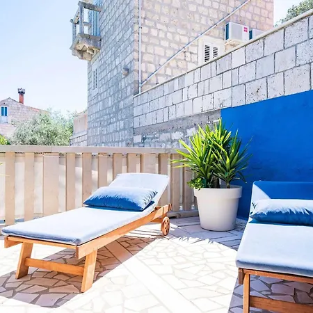 For 3 People * Lumbarda