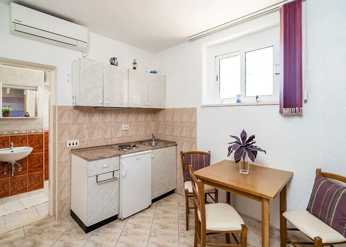 For 3 People 아파트